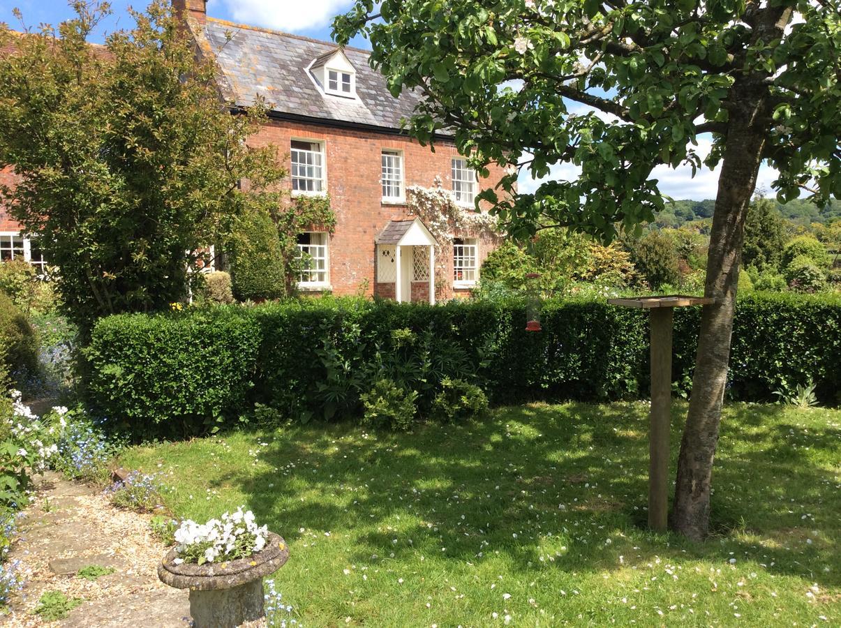 Moors Farmhouse Bed & Breakfast East Knoyle Exterior photo